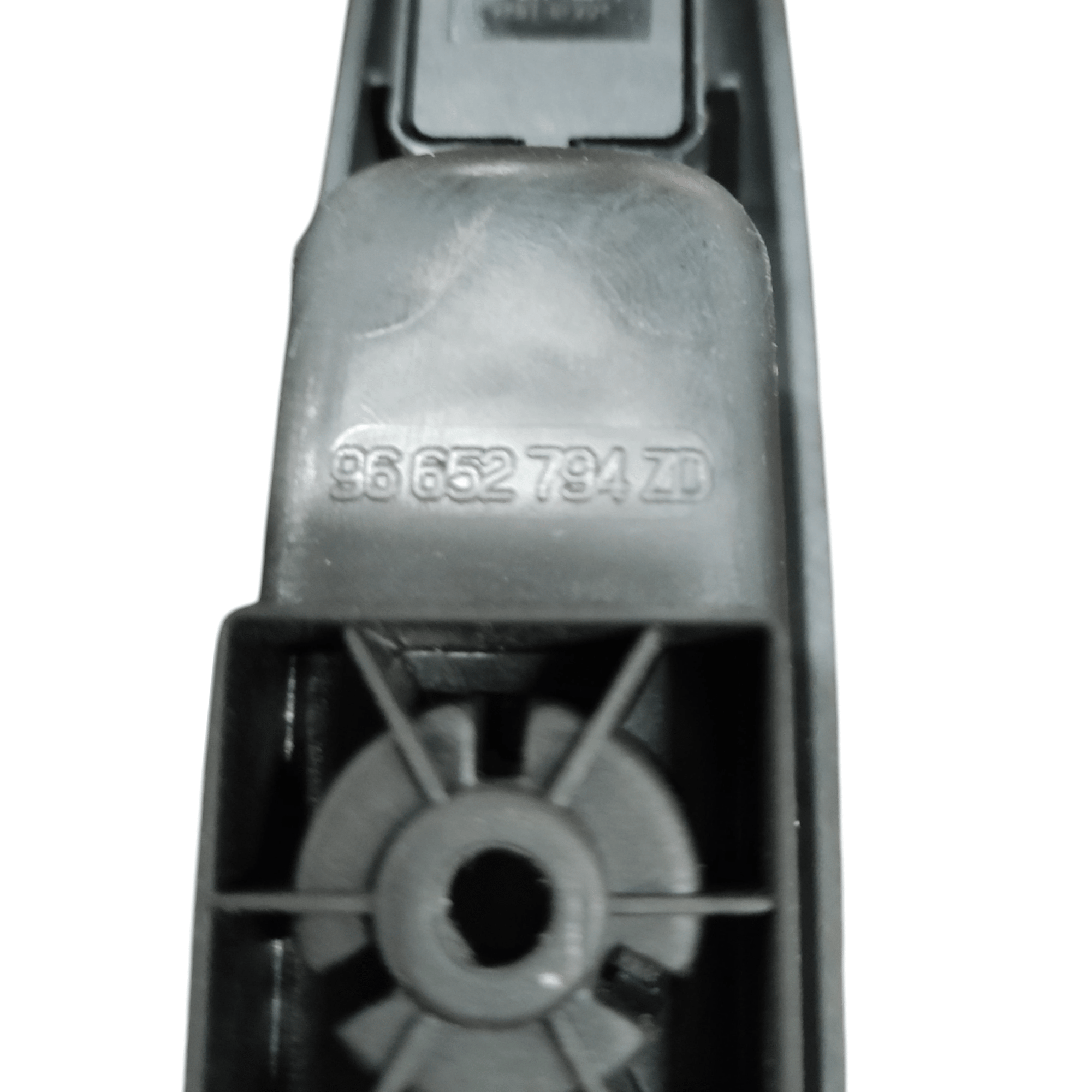 Pulsante Alzavetro Posteriore Destro Peugeot 3008 COD:96652794ZD (2009 - 2016) - F&P CRASH SRLS - Ricambi Usati