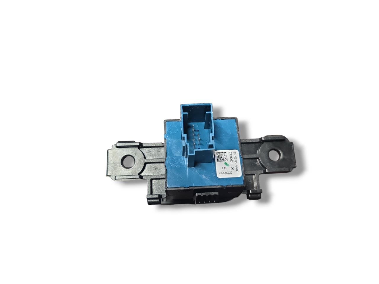 PARKING BRAKE BUTTON PEUGEOT 308 (2013 - 2021) Code: 96785851VV00 - F&P CRASH SRLS - Used Parts
