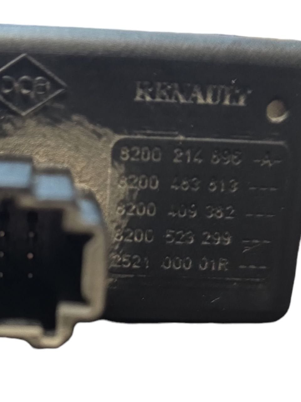 Emergency Button + Closure Button Renault Clio III (2005 - 2013) Code: 8200214896 - F&P CRASH SRLS - Used Parts