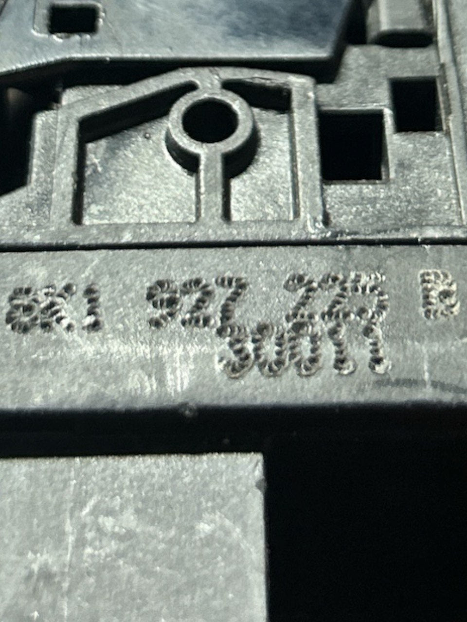 Pulsante Freno A Mano / Di Stazionamento Audi A4 (B8) (8K) ( 12008> 2016) cod.8K1927225B - F&P CRASH SRLS - Ricambi Usati