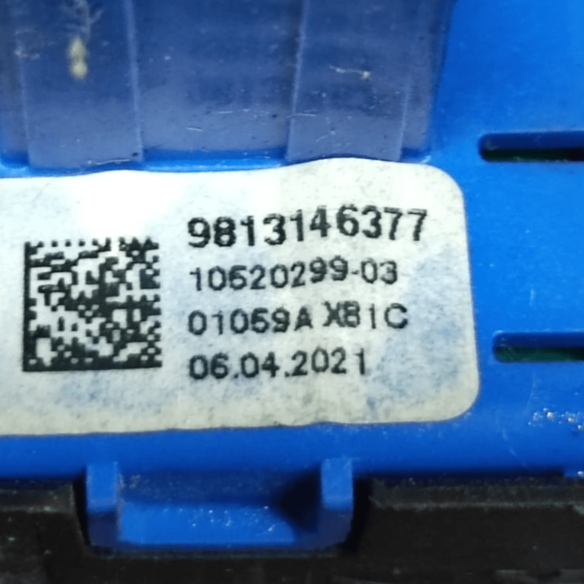 Handbrake button peugeot partner code: 9813146377 (2018 - ) - F&P CRASH SRL - Used Parts