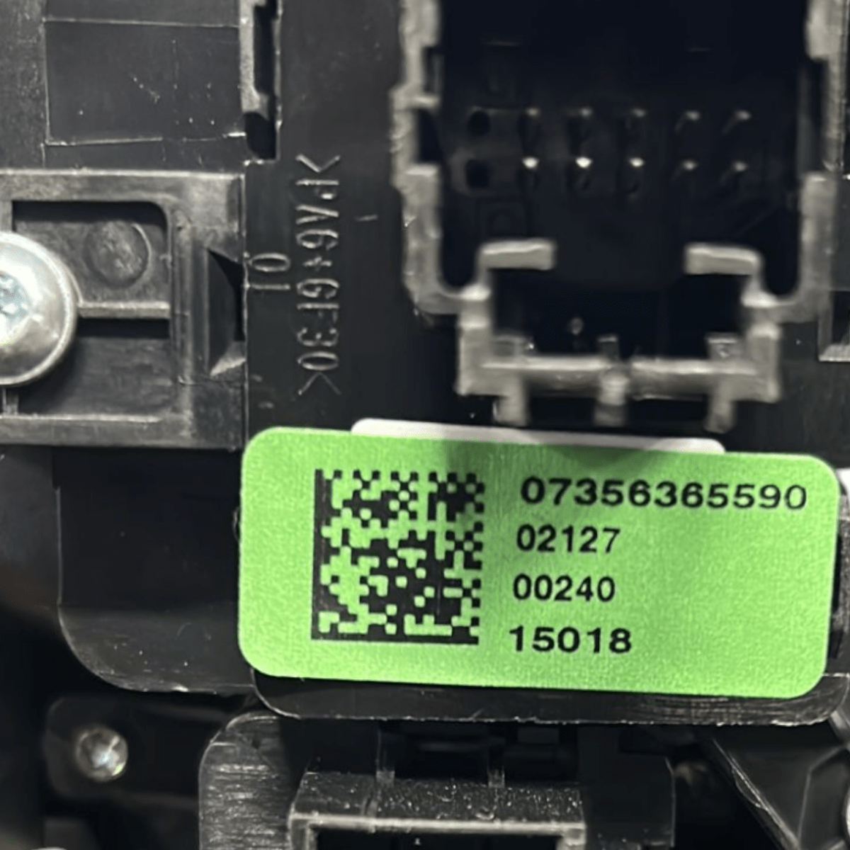 Pulsante freno di stazionamento jeep renegade cod:07356365590 (2014 >) - F&P CRASH SRLS - Ricambi Usati