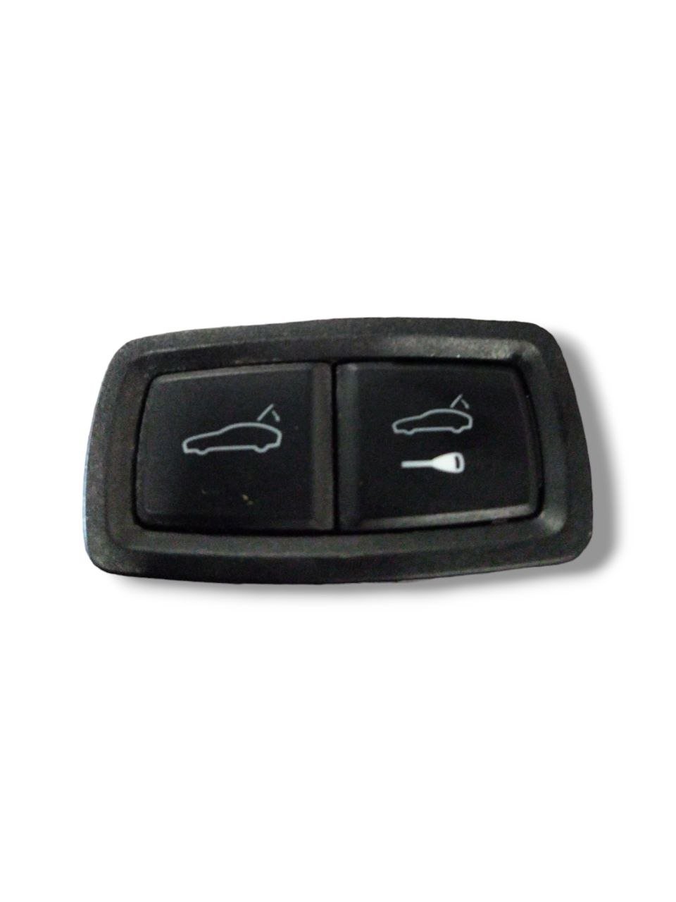 Button / switch Tailgate Closure Porsche Macan (2013>) code 7Pp959832J / Cayenne / Panamera - F&P CRASH SRLS - Used Parts
