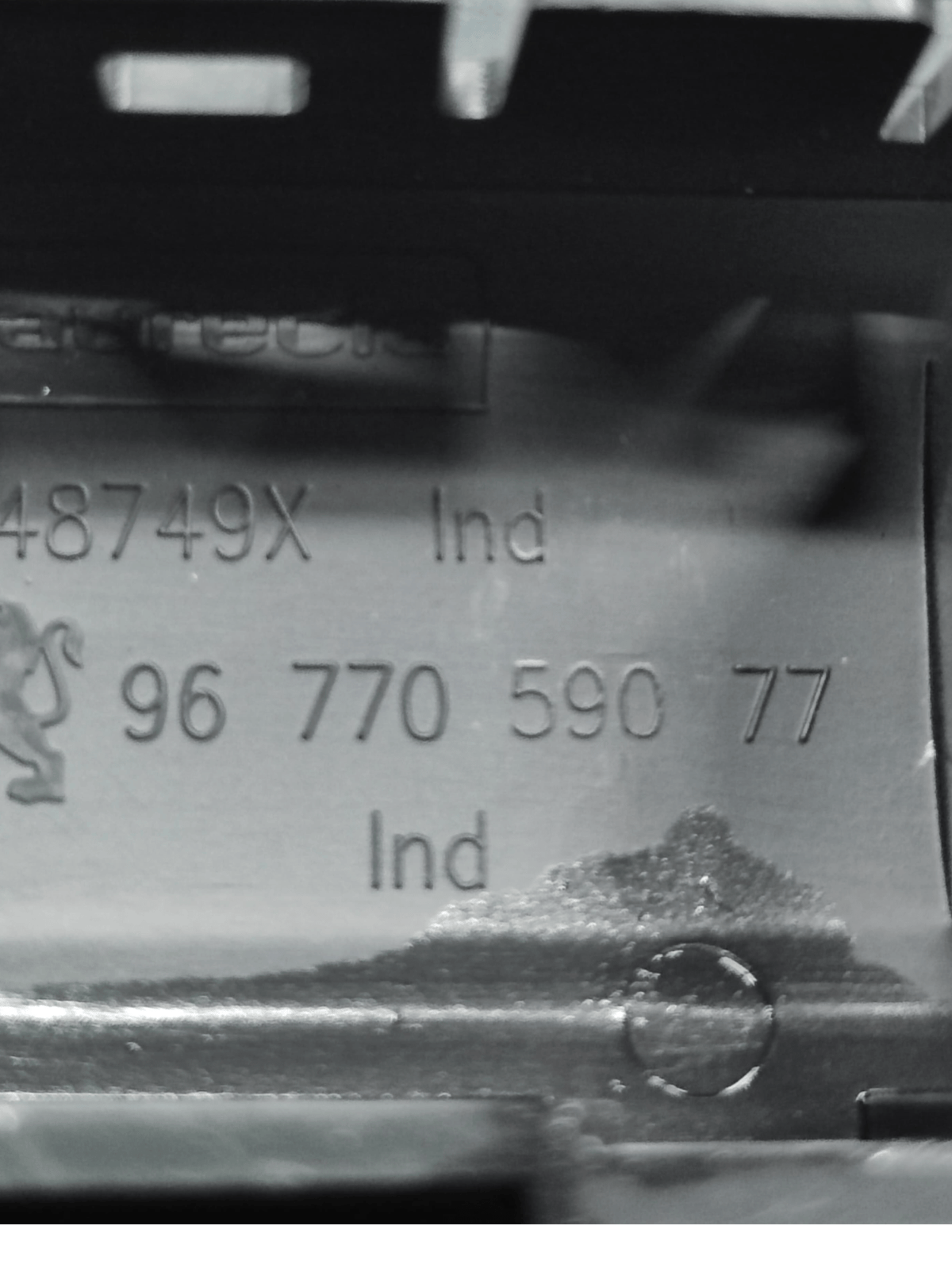 ESP / ASR Switch Button Traction Control Peugeot 208/2008 COD:9677059077 (2012 - 2019) - F&P CRASH SRLS - Used Parts
