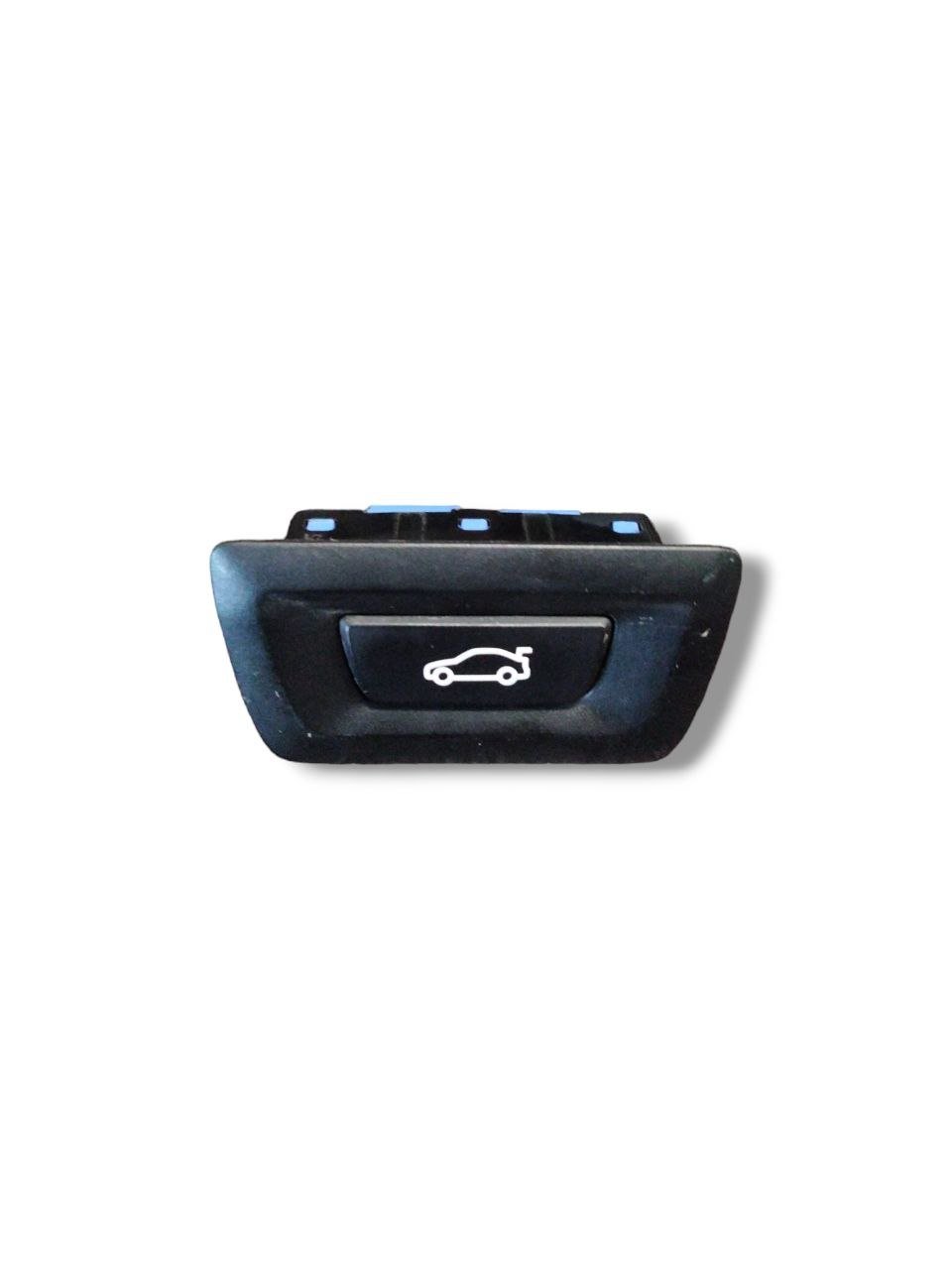 Pulsante / interruttore serratura bagagliaio Bmw serie 3 F30/31 cod.927511902 (2012 - 2019) - F&P CRASH SRLS - Ricambi Usati