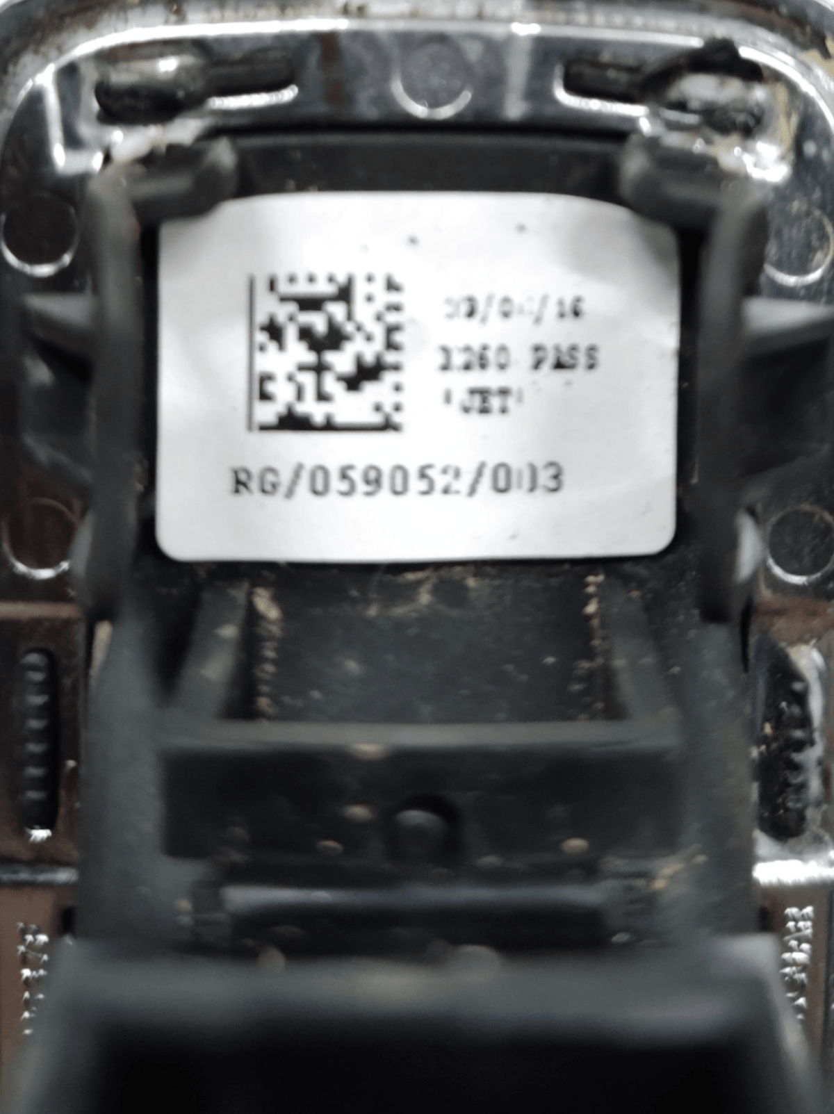 Pulsante Posteriore Destro Alzavetro Volvo XC40 COD:DR7TA (2017) - F&P CRASH SRLS - Ricambi Usati