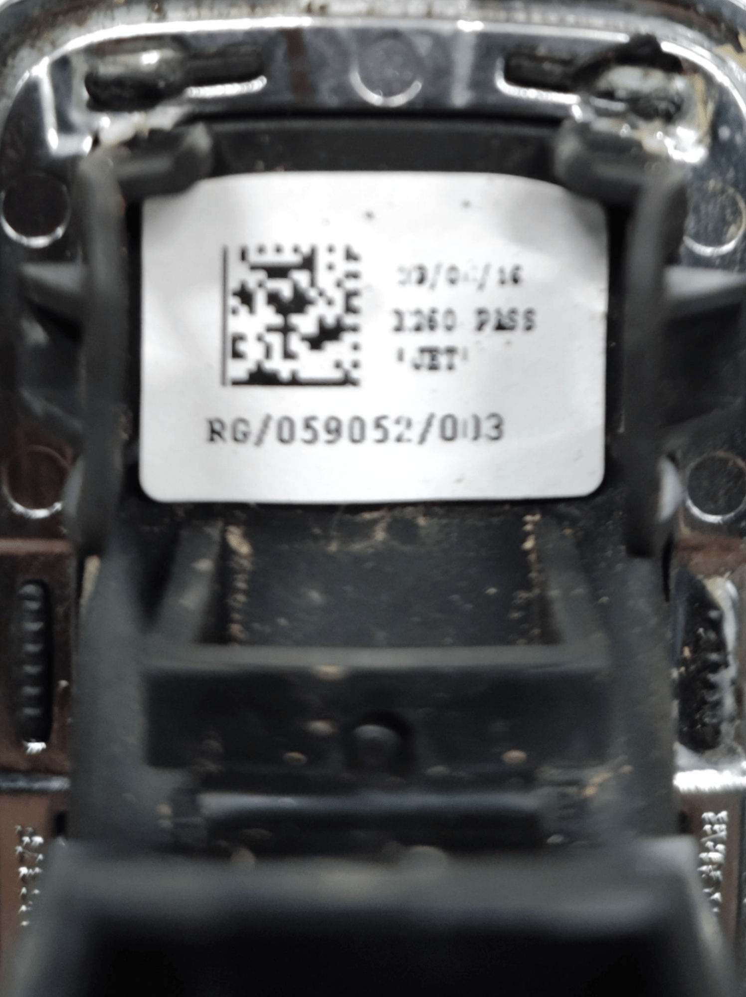 Pulsante Posteriore Destro Alzavetro Volvo XC40 COD:DR7TA (2017) - F&P CRASH SRLS - Ricambi Usati