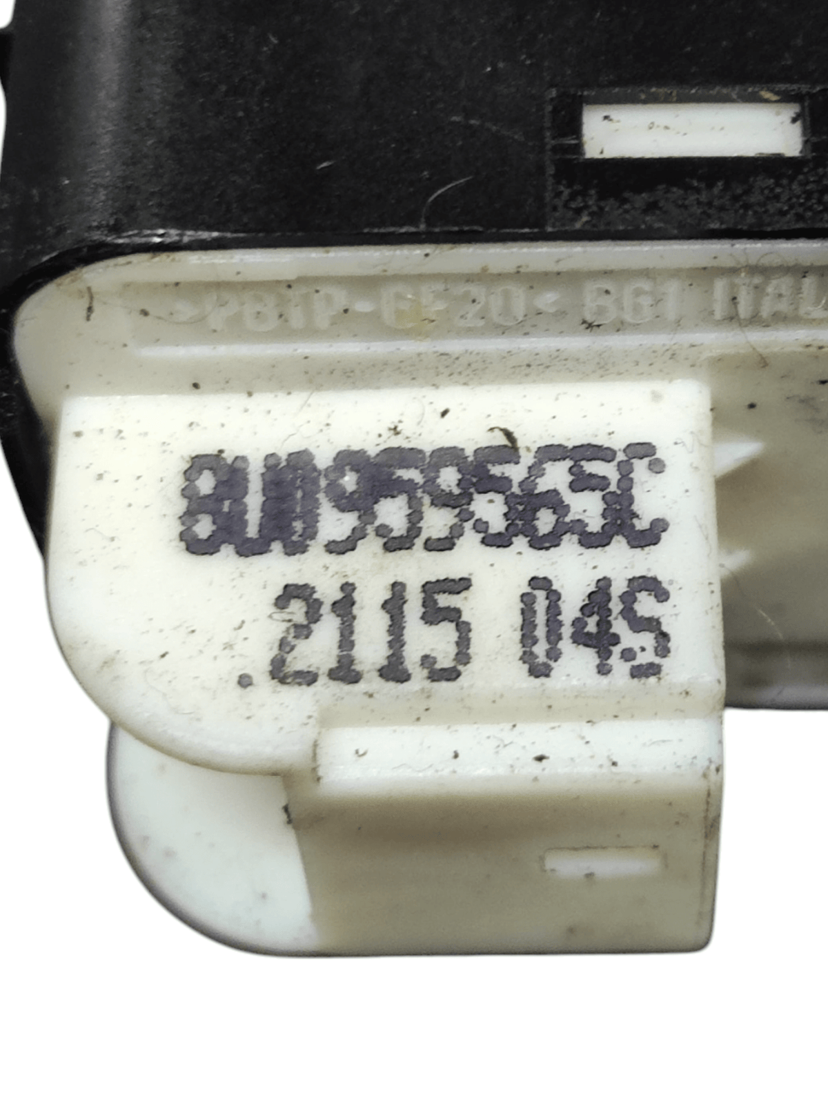 External Mirror Adjustment Button Audi Q3 COD: 8U0959565C (2011>) - F&P CRASH SRLS - Used Parts