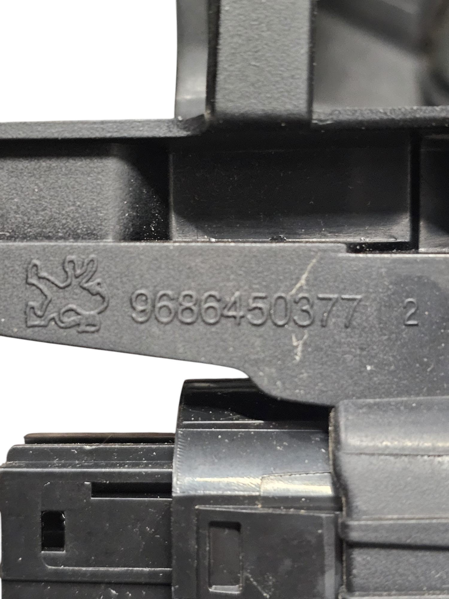 Pulsante Start&Stop Peugeot 508 I Cod:9686450377 (2010 - 2018) - F&P CRASH SRLS - Ricambi Usati