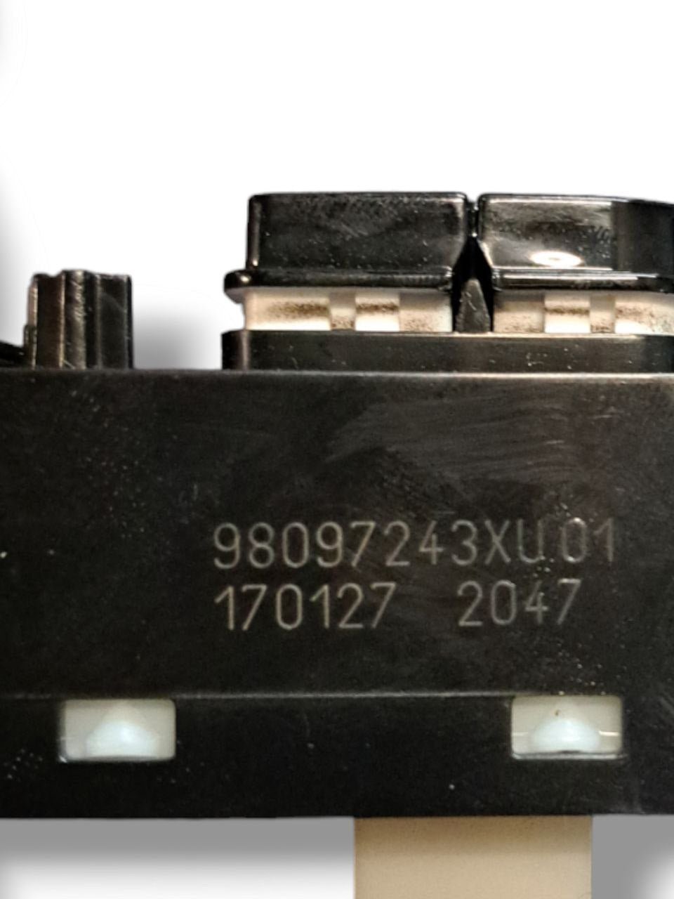 Pulsanti Comandi autoradio Peugeot 208 (2021) COD:98097243XU01 - F&P CRASH SRLS - Ricambi Usati