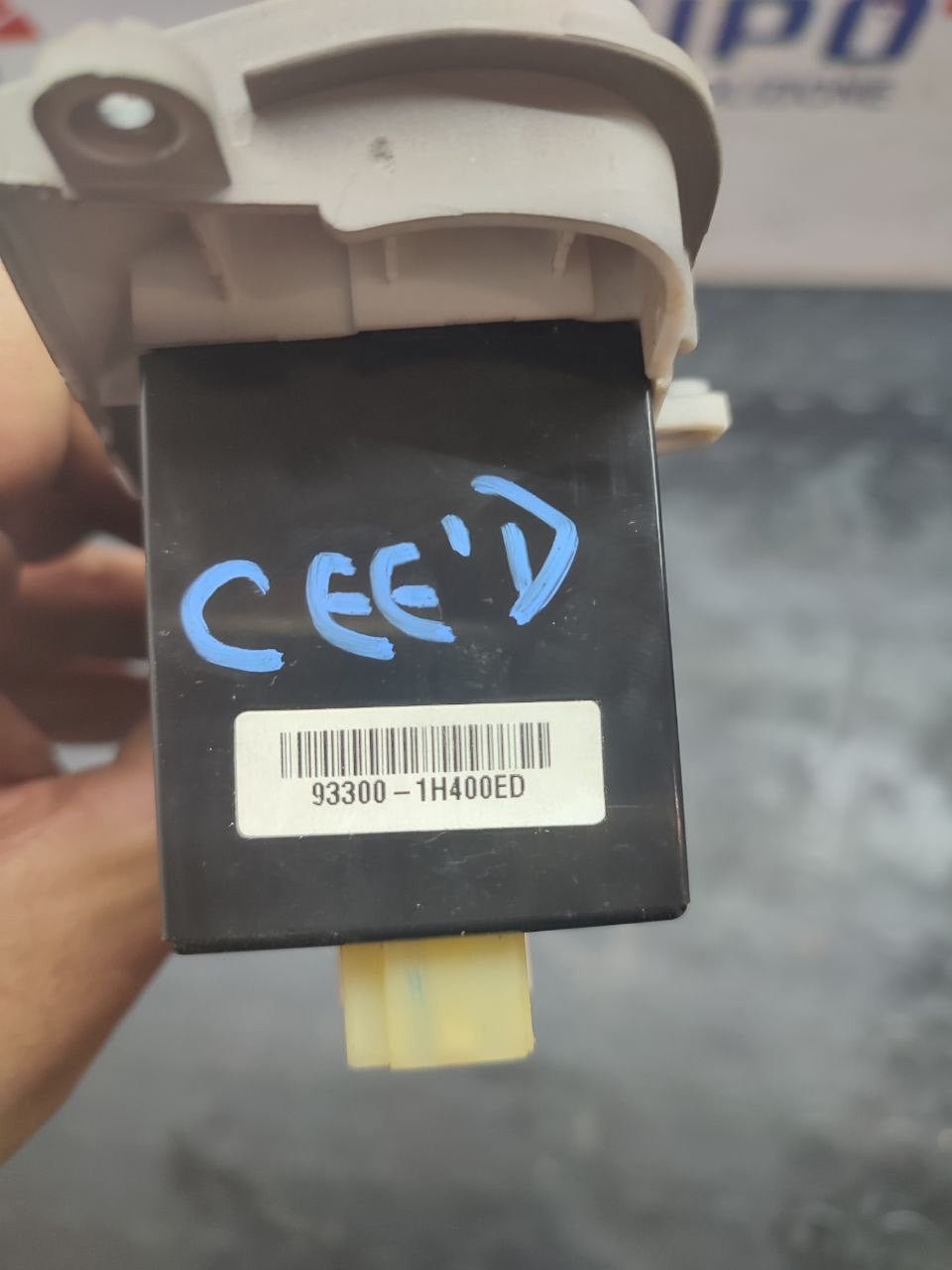 Headlight adjustment buttons + Esp Kia cee'd mk1 code 93300 - 1h400ed - F&P CRASH SRLS - Used Parts