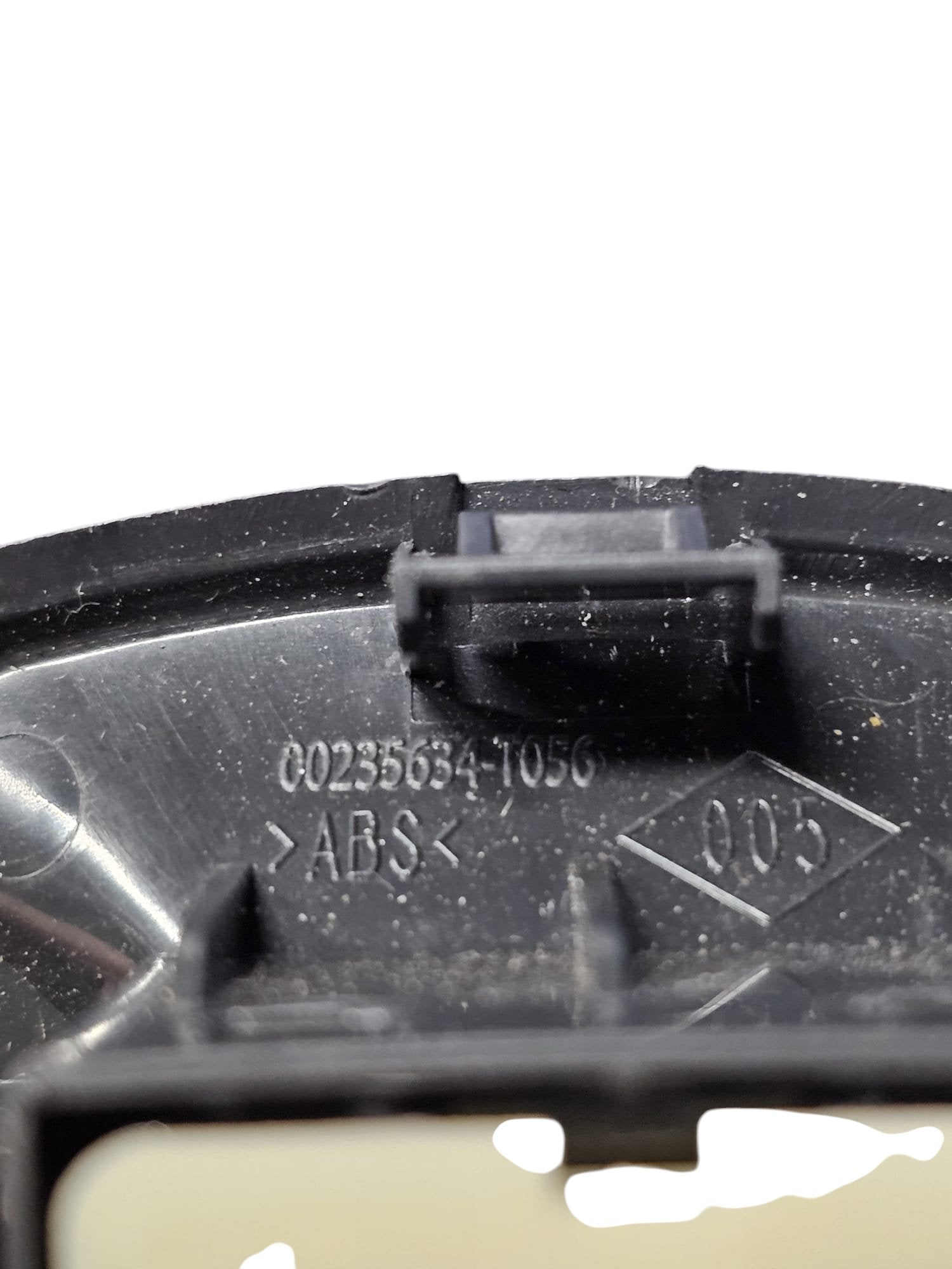 Right Front Window Switch Dacia Sandero II Code:00235634 (2012 - 2020) - F&P CRASH SRLS - Used Parts