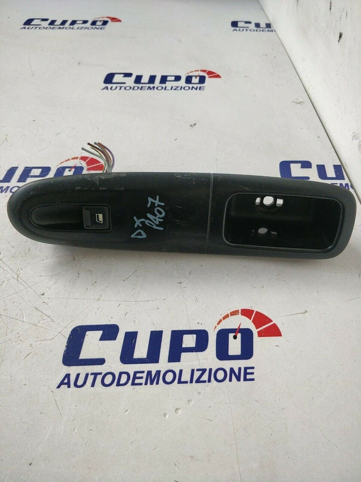 Right Front Window Switch Peugeot 407 - F&P CRASH SRLS - Used Parts