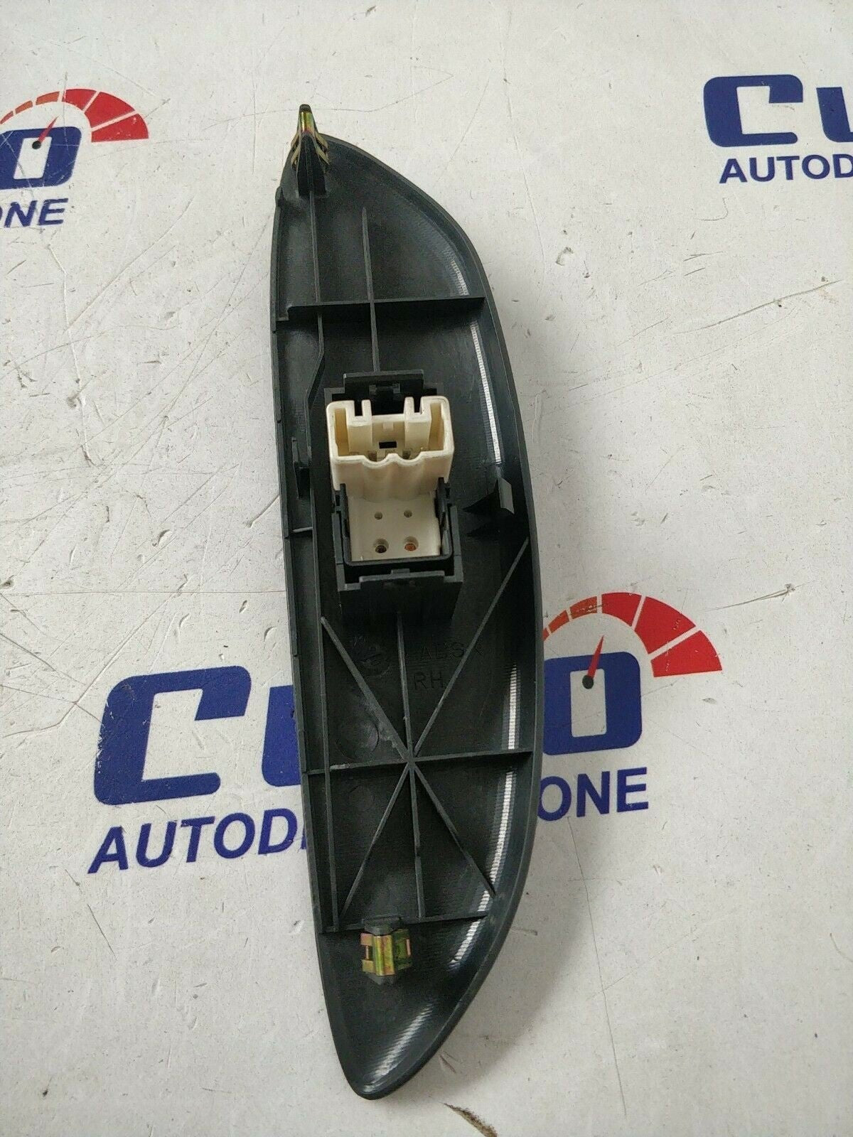 Right Front Window Switch Toyota Yaris Mk1 1999 - 2005 - F&P CRASH SRLS - Used Parts