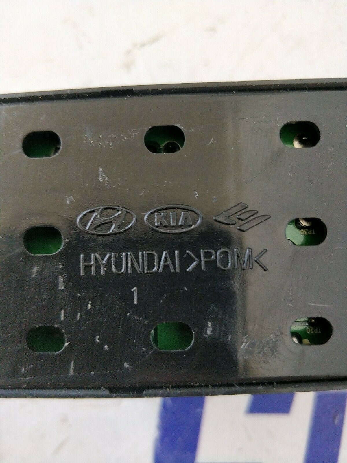 WINDOW SWITCH Front Left Driver KIA Sportage 2nd series - F&P CRASH SRLS - Used Parts