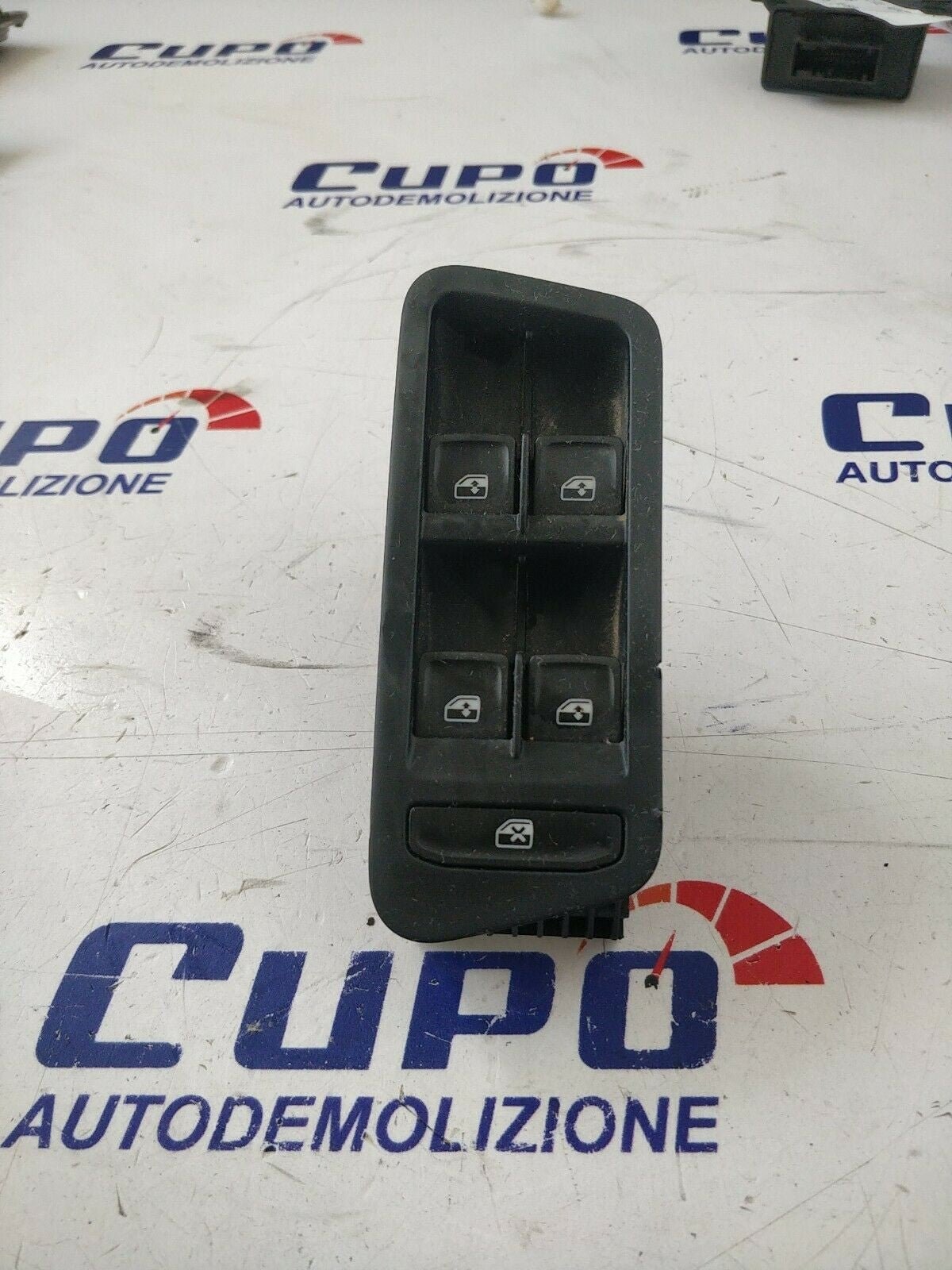 Pulsantiera Alzacristalli Anteriore Sx Seat Skoda Vw 5G1867255C - F&P CRASH SRLS - Ricambi Usati