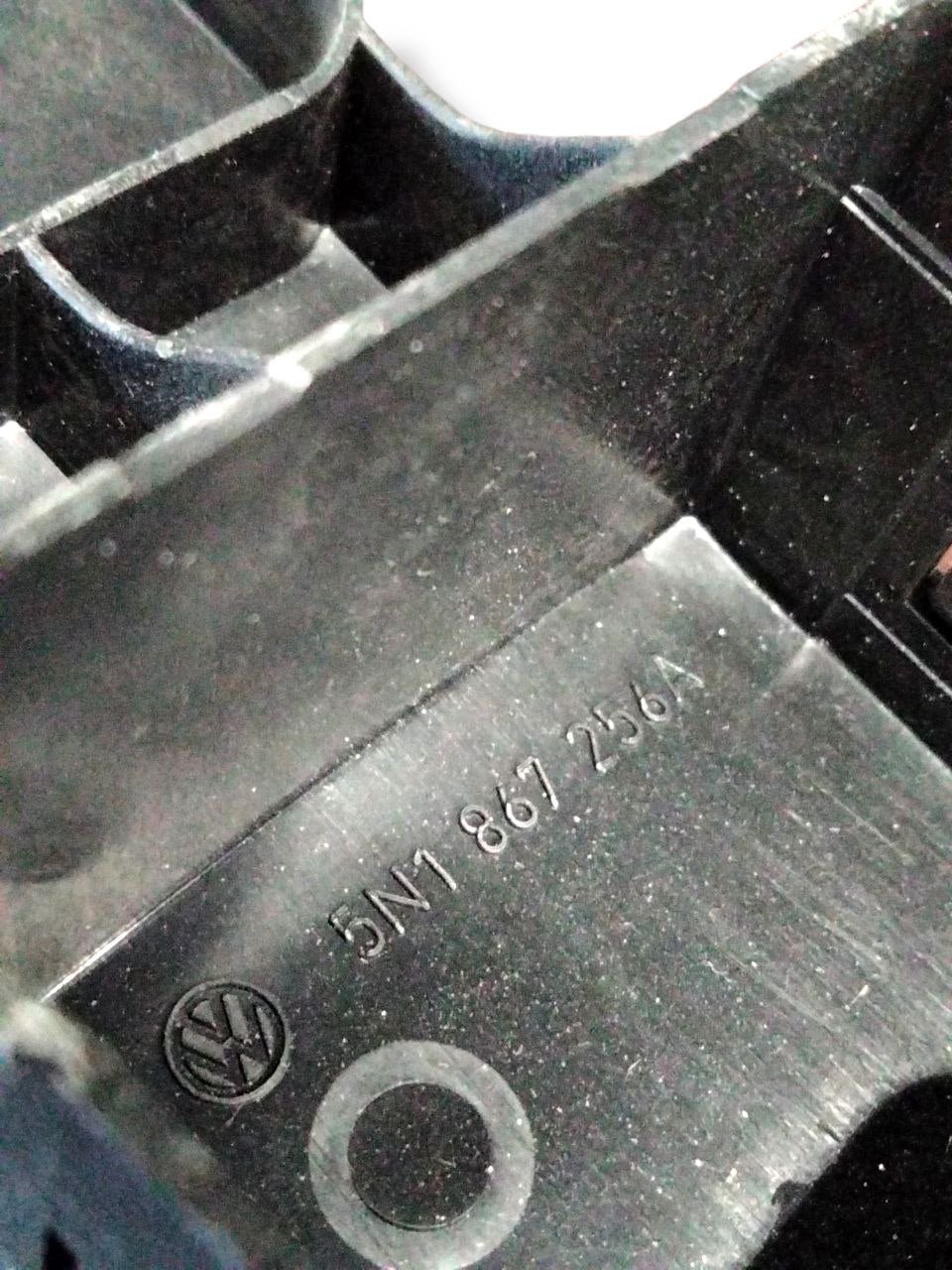 Pulsantiera alzavetri Anteriore Destra Volkswagen Tiguan (2007 - 2015) cod.5N1867256A - F&P CRASH SRLS - Ricambi Usati