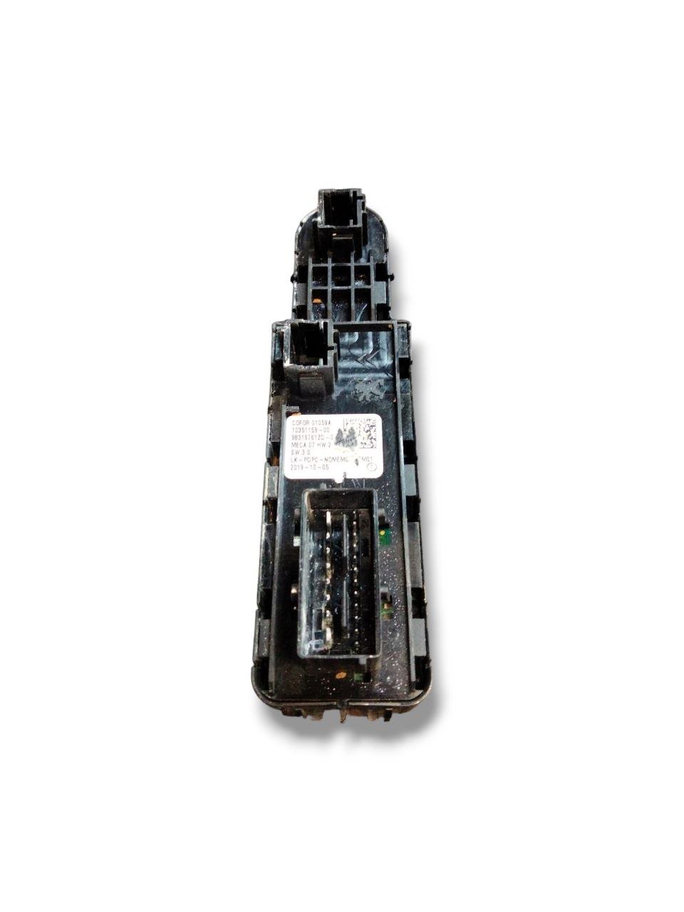 Left front window lift switch (Sx) Peugeot 308 (2013 - 2021) code.98319761ZD - F&P CRASH SRLS - Used Parts