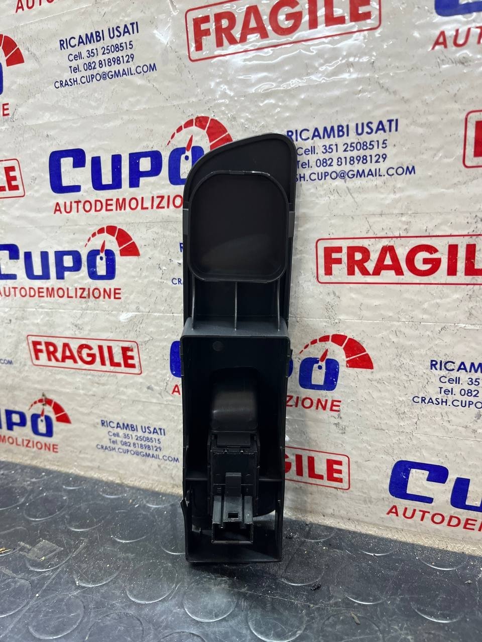 Window Lift Switch Front Right Volkswagen Tiguan code:5N1867156A - F&P CRASH SRLS - Used Parts
