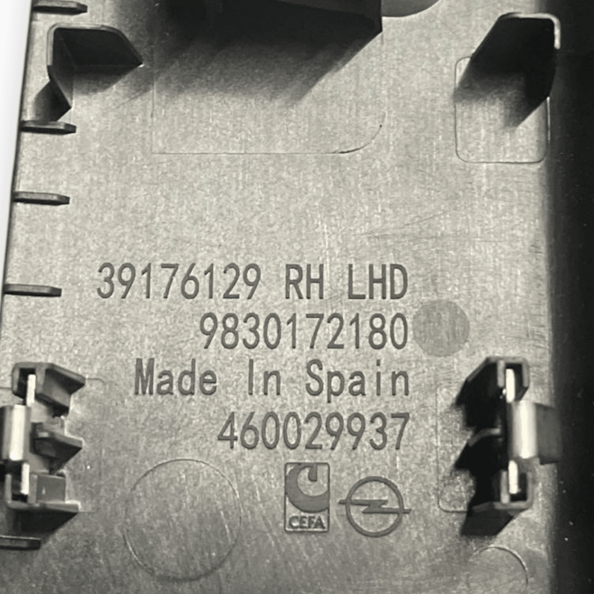 Pulsantiera Alzavetro anteriore destra (dx) Opel Corsa F (2019 - ) cod: 39176129 - F&P CRASH SRL - Ricambi Usati