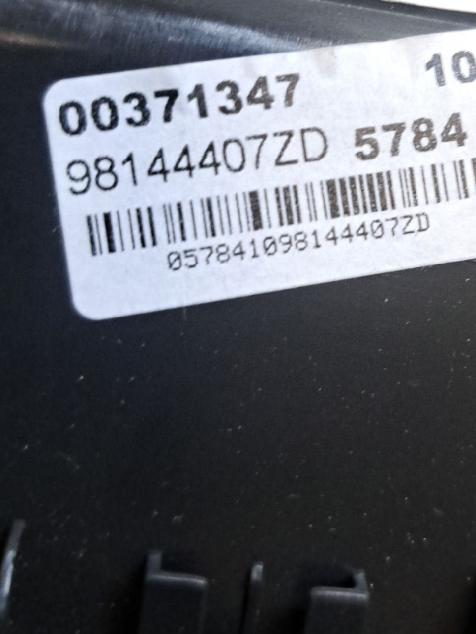 Front right (dx) window lift switch Peugeot Expert / Citroen Berlingo (2018) COD:98144407ZD - F&P CRASH SRLS - Used Spare Parts