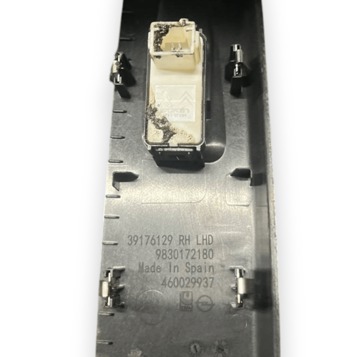 Pulsantiera Alzavetro anteriore destro (dx) Opel Corsa F (2019 - ) cod: 39176129 - F&P CRASH SRLS - Ricambi Usati