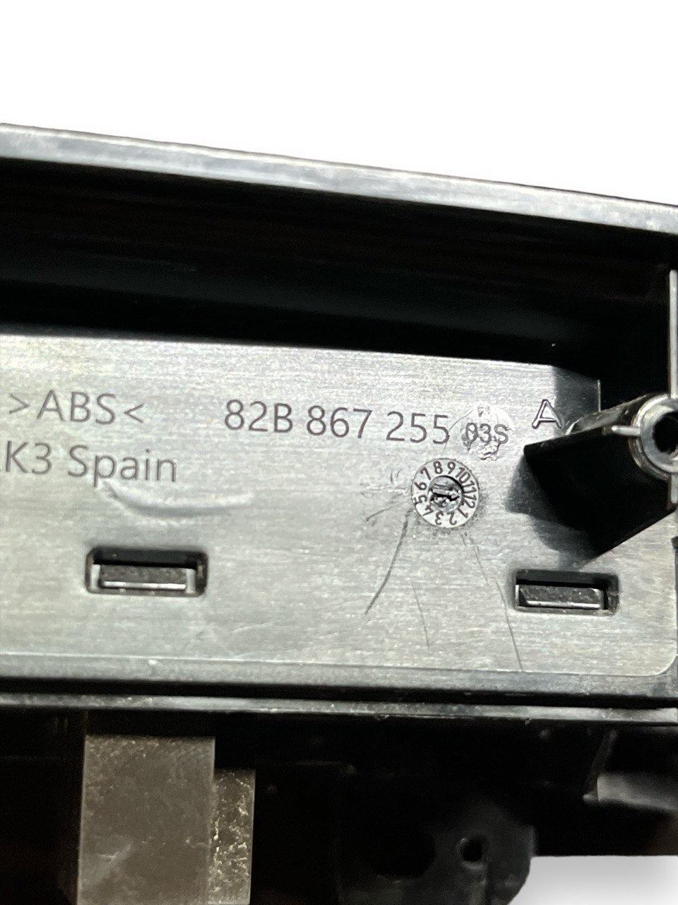 Pulsantiera alzavetro anteriore sinistra Audi A1 GB (2018>) cod.82B867255 - F&P CRASH SRLS - Ricambi Usati