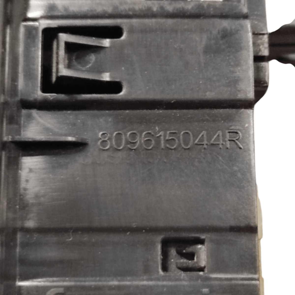 Left Front Window Lifter Switch Dacia Jogger COD: 809615044R (2021 - ) - F&P CRASH SRLS - Used Parts