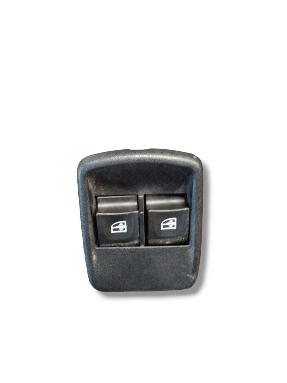 Pulsantiera Alzavetro anteriore sinistra Dacia Sandero Stepway cod.254116484R - 00116449(2012 - 2020) - F&P CRASH SRLS - Ricambi Usati