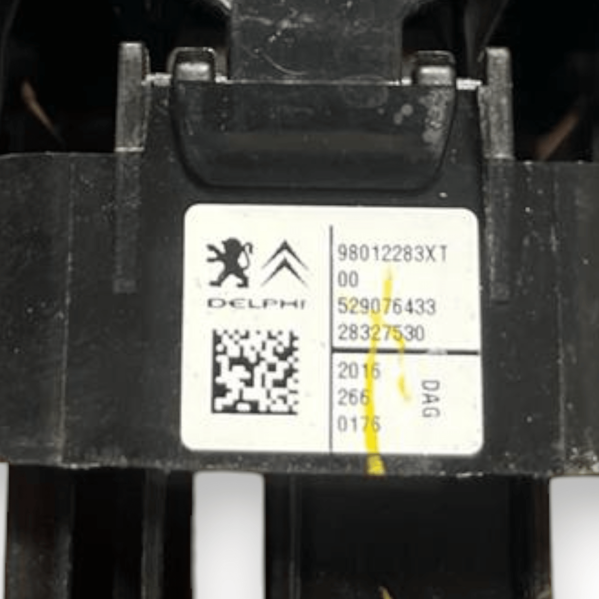 Pulsantiera Alzavetro anteriore sinistra (sx) Citroen C3 II (2009 al 2016) cod: 98012283XT - F&P CRASH SRLS - Ricambi Usati