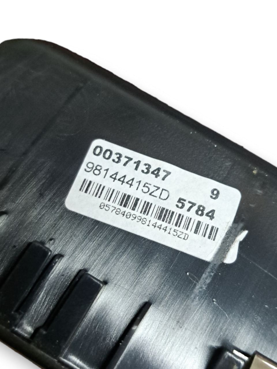 Pulsantiera Alzavetro anteriore sinistra (sx) Peugeot Expert / Citroen Berlingo (2018) COD:98144415ZD - F&P CRASH SRLS - Ricambi Usati