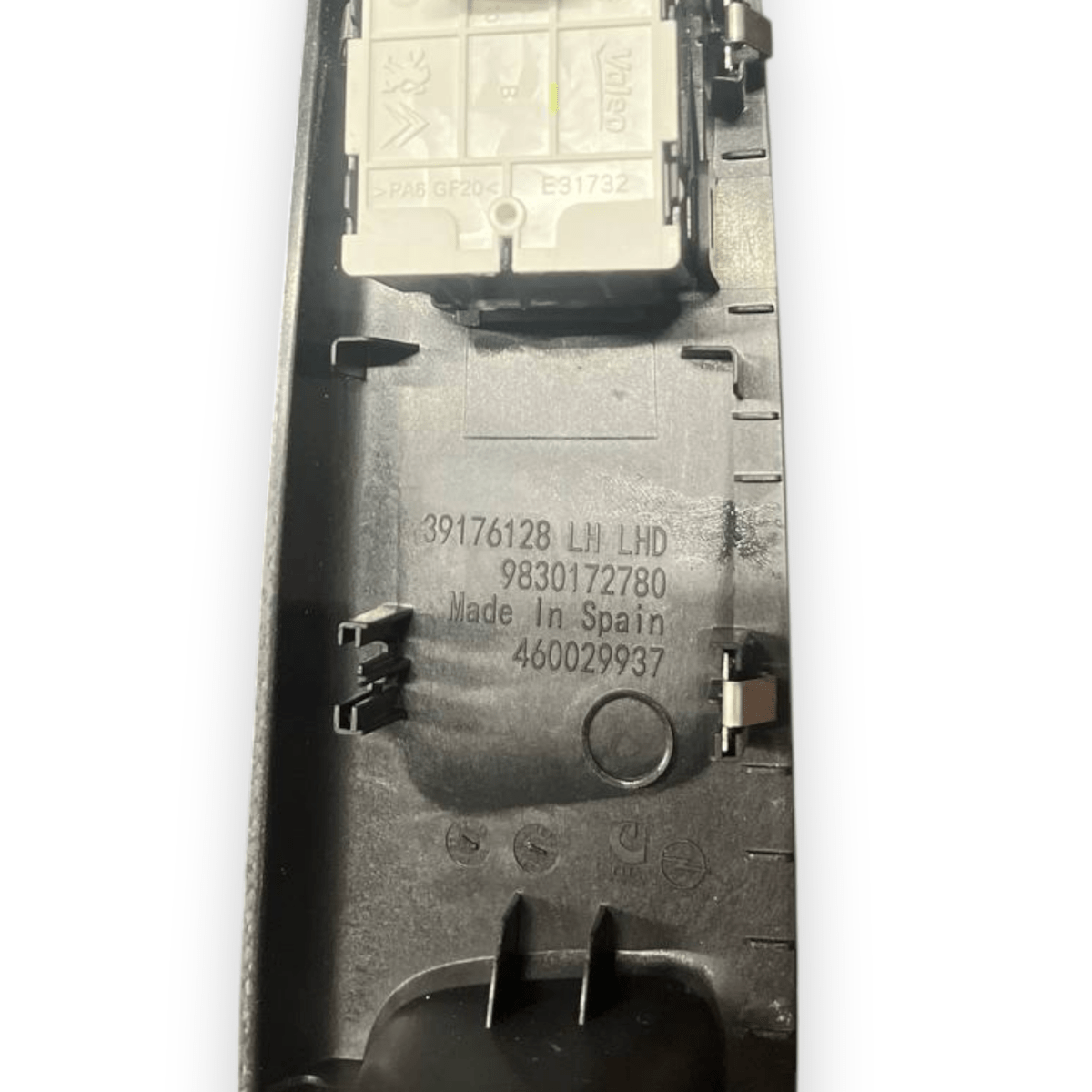 Pulsantiera Alzavetro anteriore sinistro (sx) Opel Corsa F (2019 - ) cod: 39176128 - F&P CRASH SRLS - Ricambi Usati