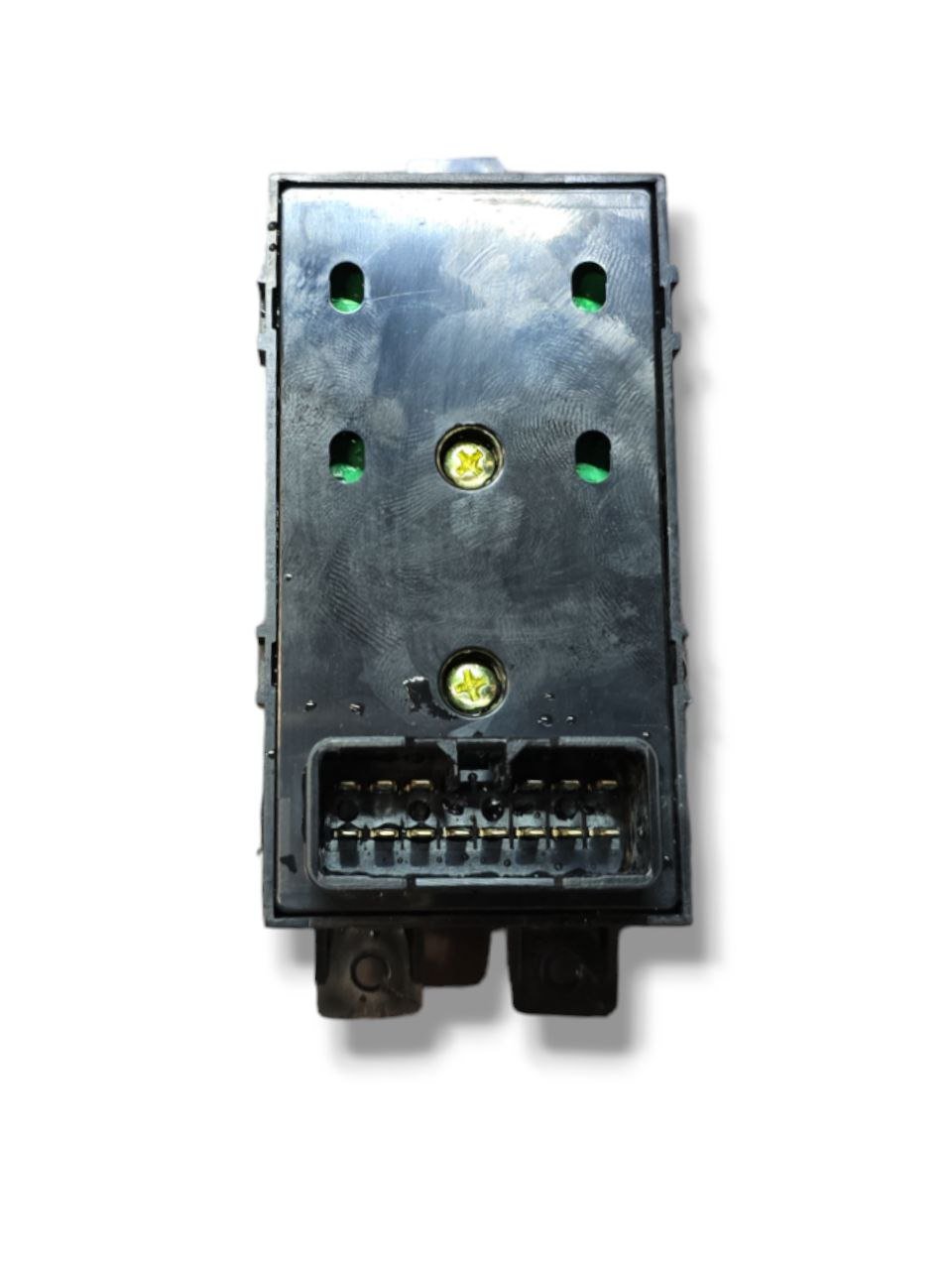 Kia Picanto 3rd Series Window Lift Button (2017 - 2023) Code: 93570 - 1Y000 - F&P CRASH SRLS - Used Parts