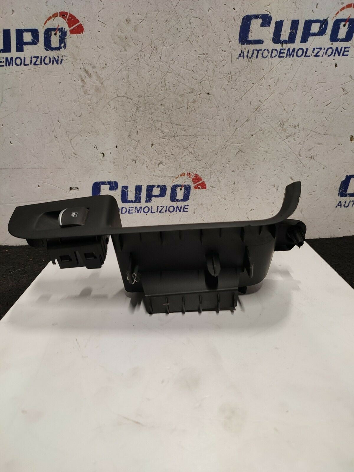 Pulsantiera alzavetro posteriore destra Alfa Romeo Stelvio 01561075620 - F&P CRASH SRLS - Ricambi Usati