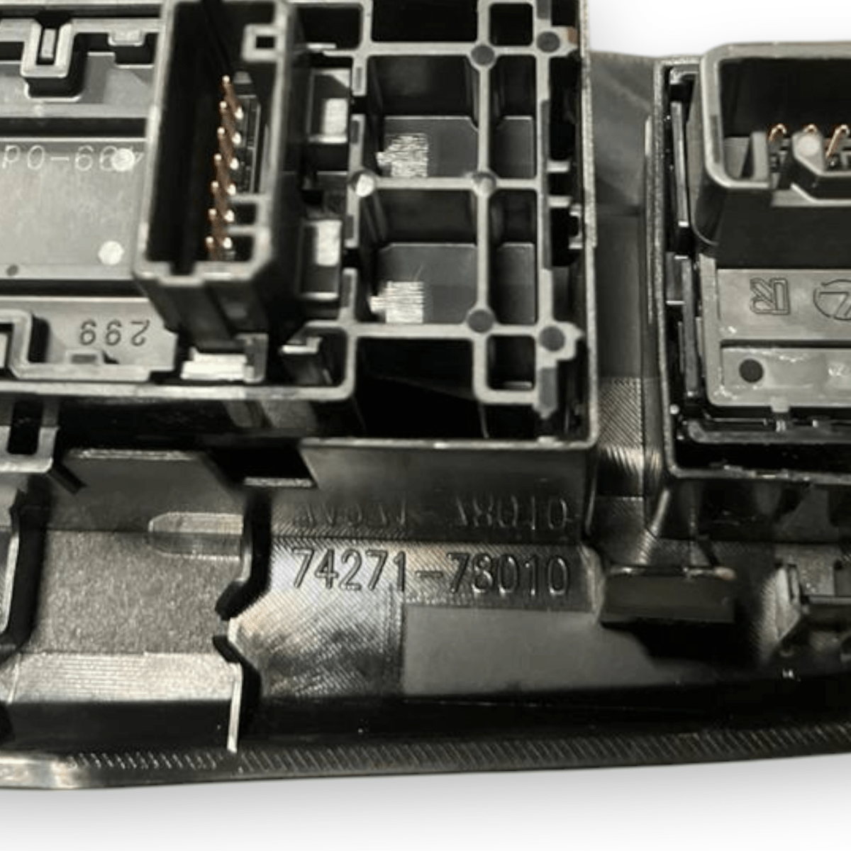 Pulsantiera Alzavetro posteriore destro (dx) Lexus NX II (2021 - ) cod: 74271 - 78010 - F&P CRASH SRLS - Ricambi Usati