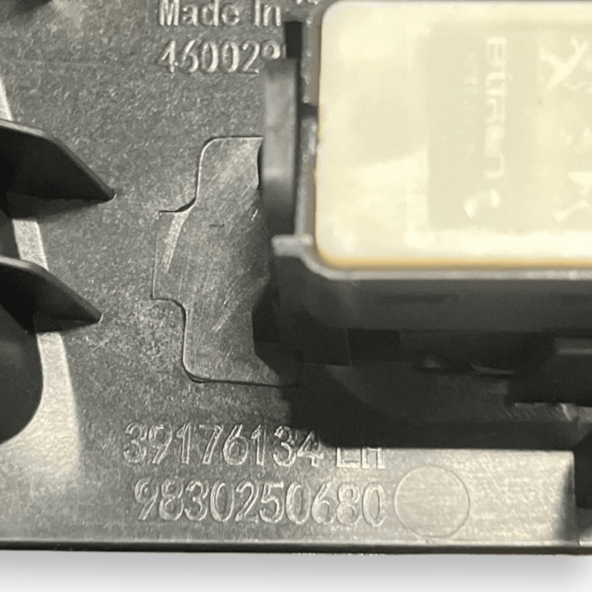 Pulsantiera Alzavetro posteriore sinistra (sx) Opel Corsa F (2019 - ) cod: 9830250680 - F&P CRASH SRL - Ricambi Usati