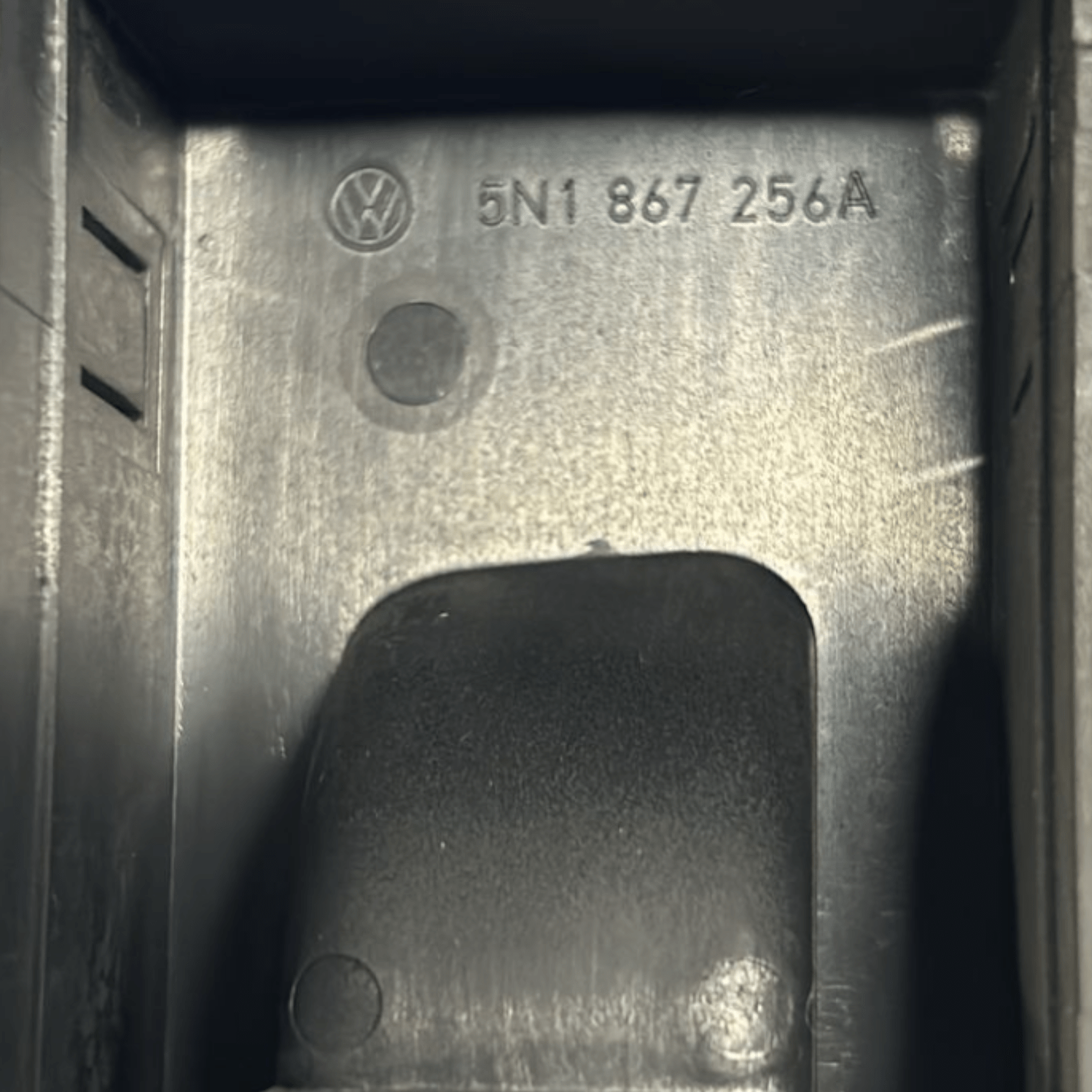 Pulsantiera Alzavtero Anteriore destra Volkswagen Tiguan 5N cod:5N1867256A (2007 > 2016) - F&P CRASH SRLS - Ricambi Usati