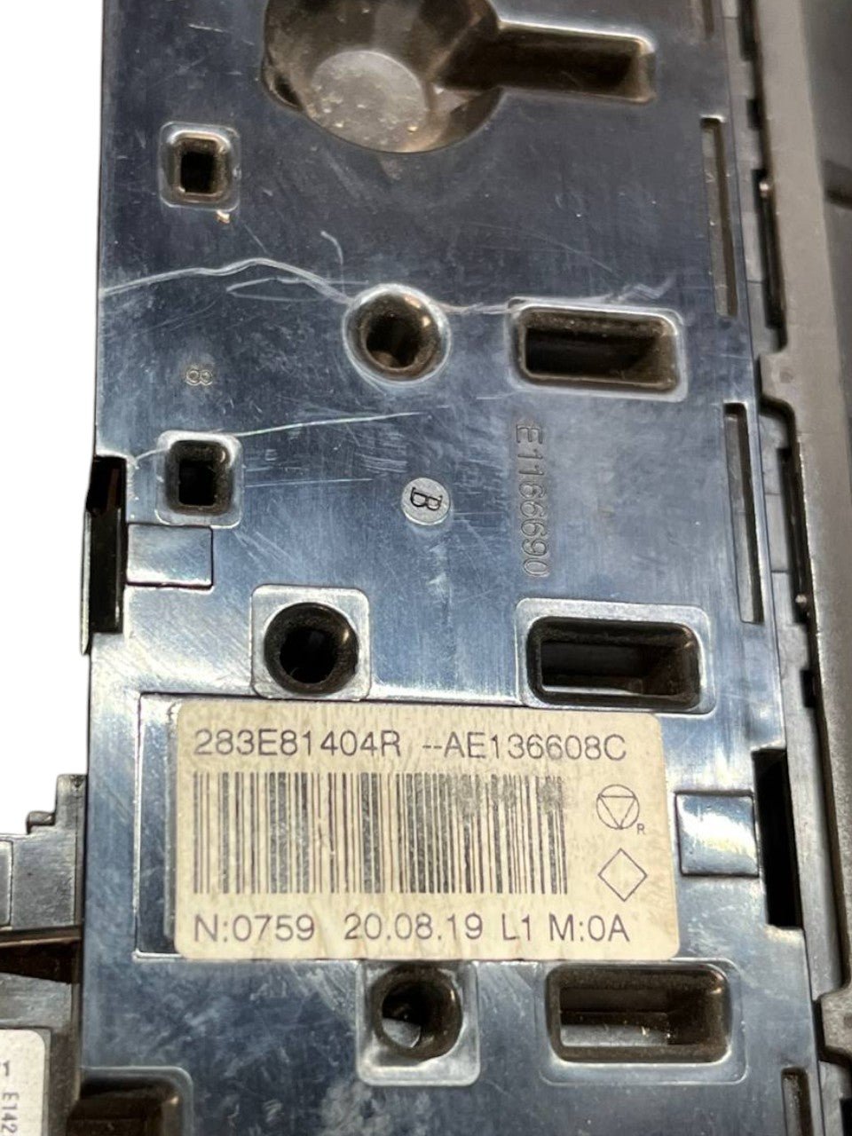 Pulsantiera multifunzione centrale Renault Master III (2010 - 2024) cod.283E81404R - F&P CRASH SRLS - Ricambi Usati