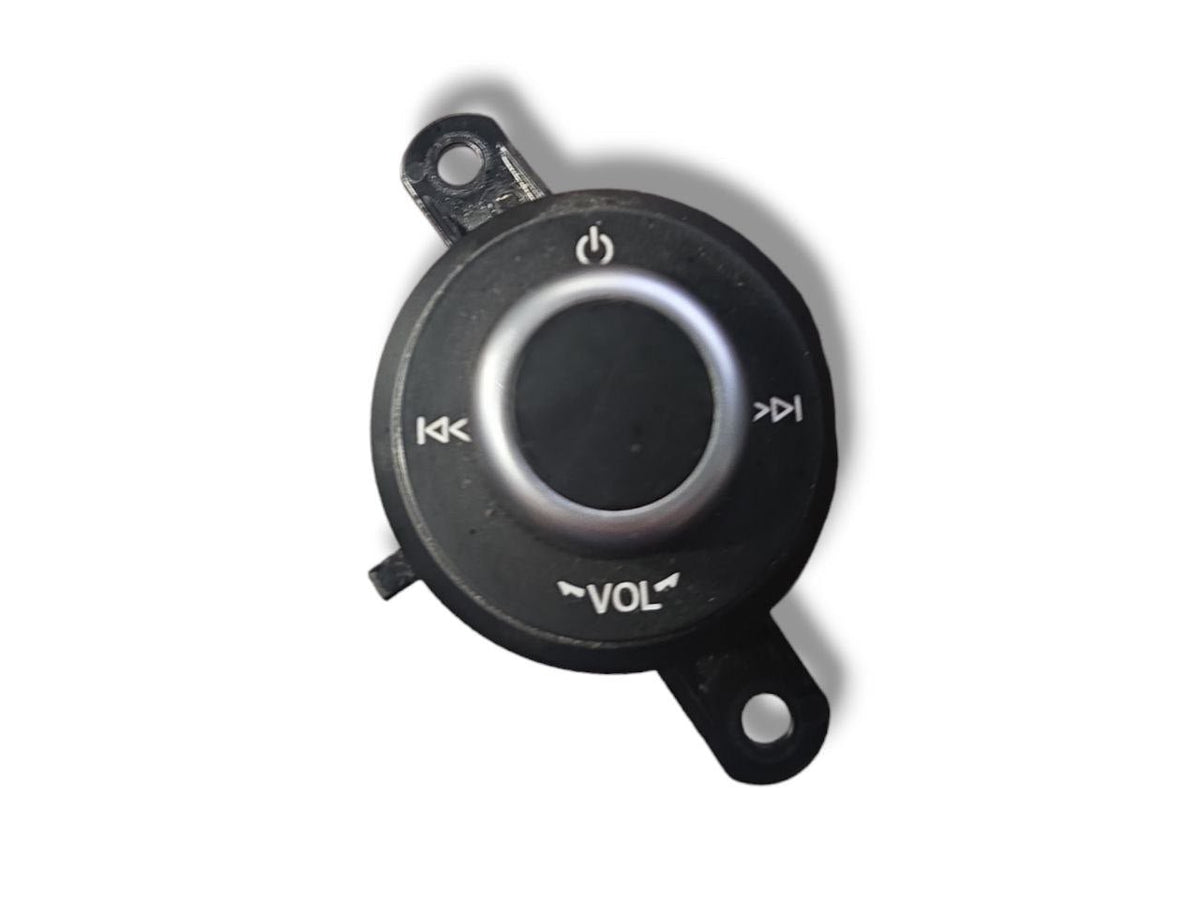 PULSANTIERA STEREO ALFA ROMEO STELVIO (2016&gt;) Cod : 156107465 - F&amp;P CRASH SRLS - Ricambi Usati