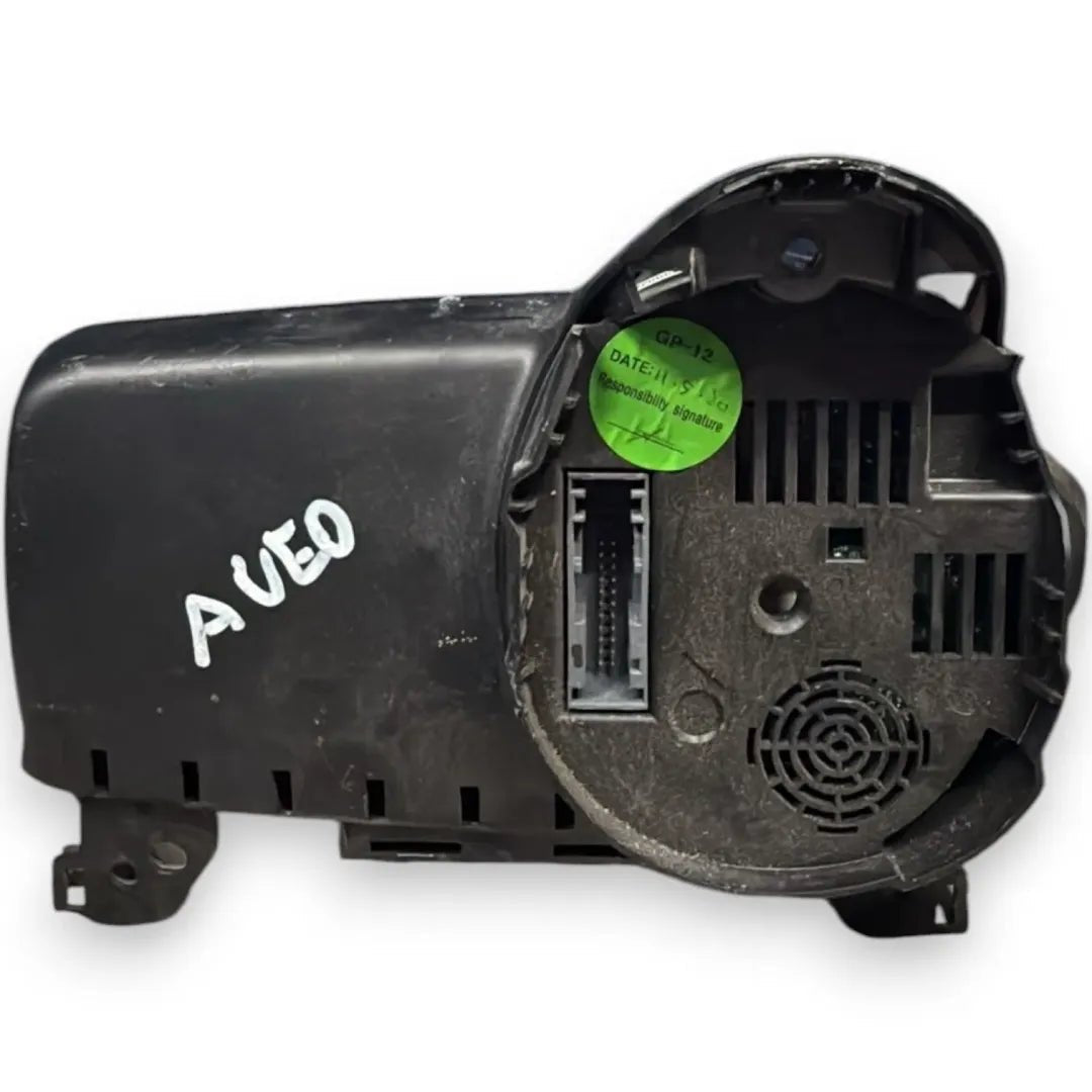 Dettaglio Quadro strumenti Chevrolet Aveo dal 2011 cod. 95471171 - foto 2