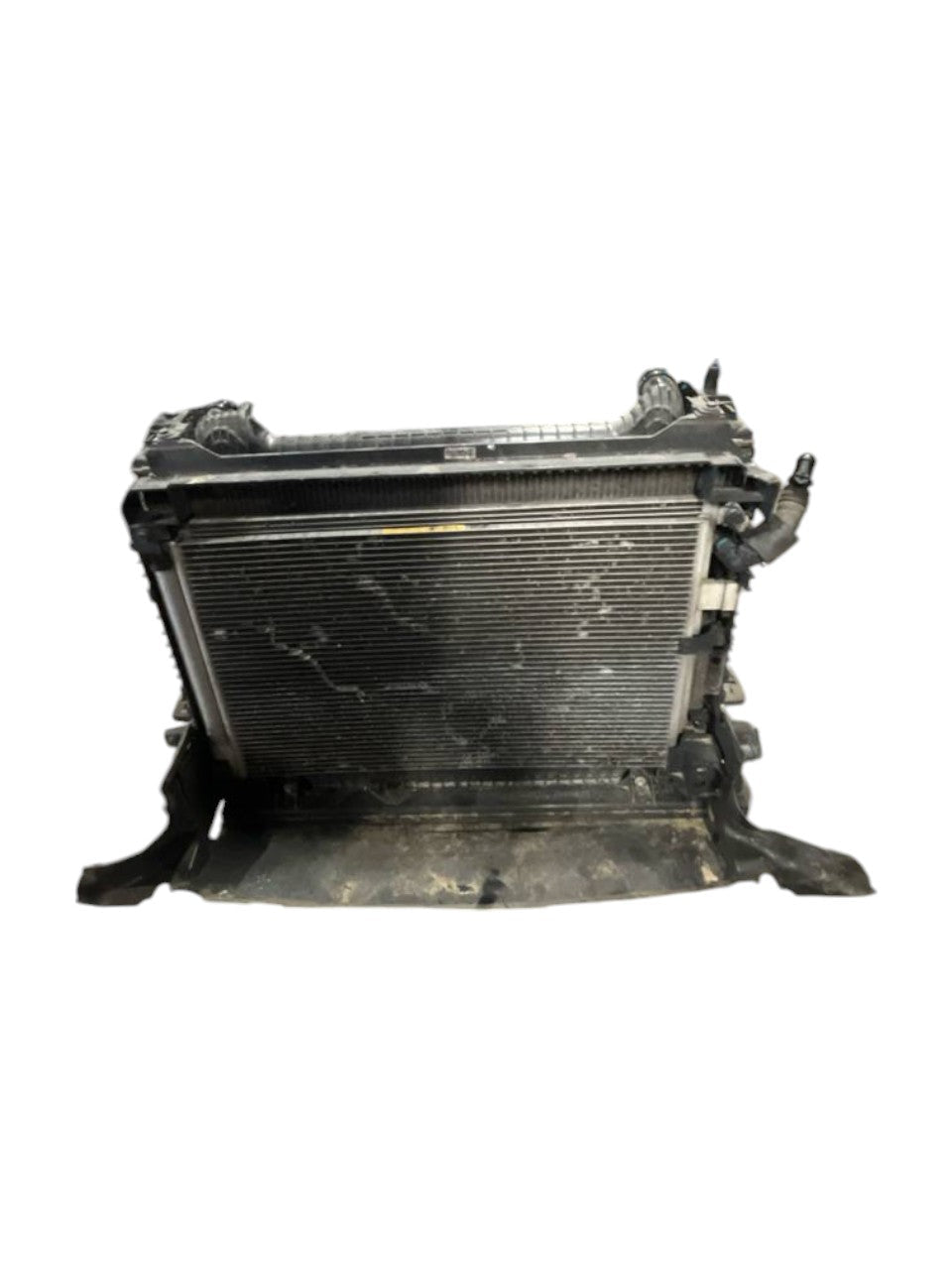 Radiator with electric fan Jaguar F - Pace 2.0 diesel (2016 - >) code.HK83 - 8C607 - AE - F&P CRASH SRLS - Used Parts