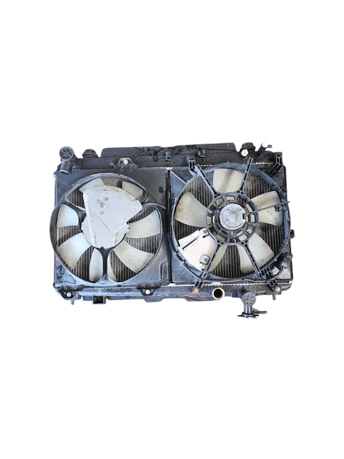 Radiatore / Elettroventola Toyota Rav 4 Cod:022740 - 3832 2.2 Diesel (2006 - 2013) - F&amp;P CRASH SRLS - Ricambi Usati