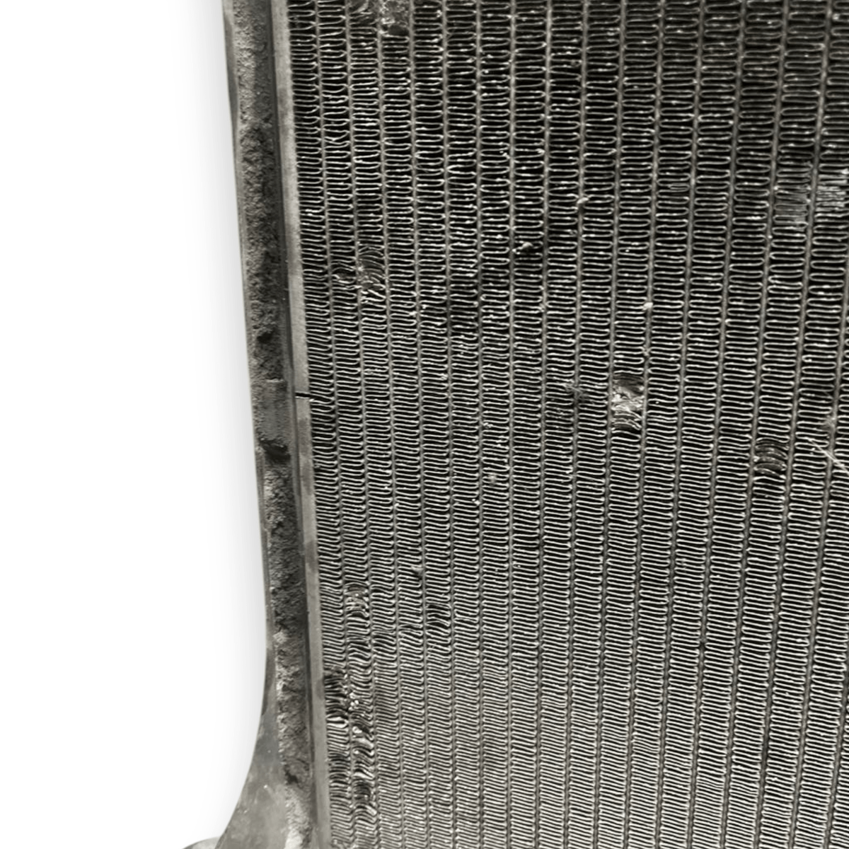 Isuzu D - Max 3.0 Diesel Engine Radiator (2002 to 2011) code: 8980476700 - F&P CRASH SRLS - Used Parts