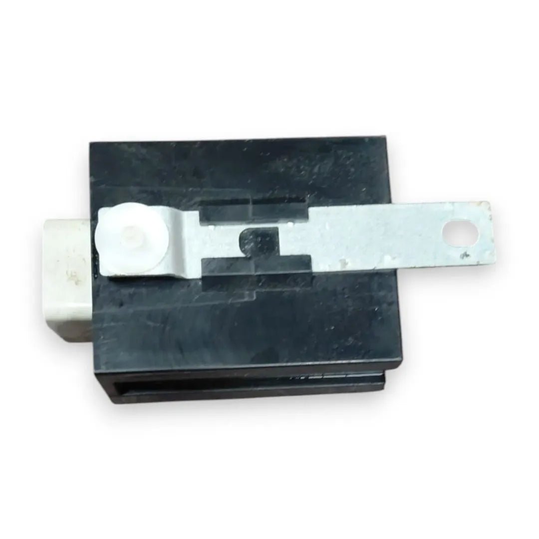 Dettaglio Relè tergiparabrezza Land Rover Range Rover Evoque 2011–2019 cod. BJ32-17509-AD - foto 2
