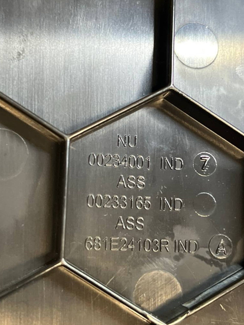 Ripiano / mensola cruscotto scorrevole Renault Master III (2010 - 2024) cod.681E24103R - F&P CRASH SRLS - Ricambi Usati