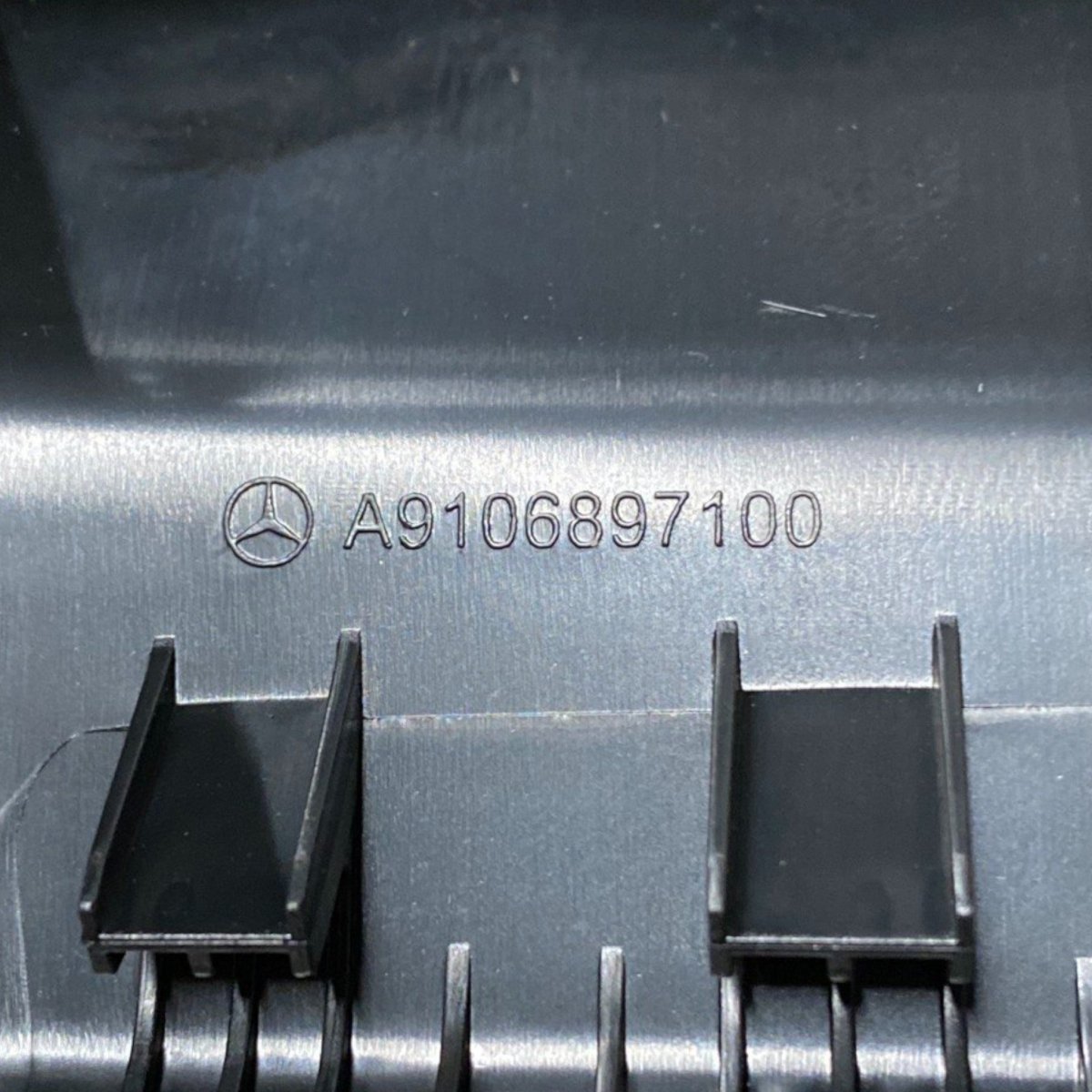 Rivestimento autoradio mercedes - benz sprinter w910 Cod: a9106897100 (2018 - ) - F&P CRASH SRLS - Ricambi Usati