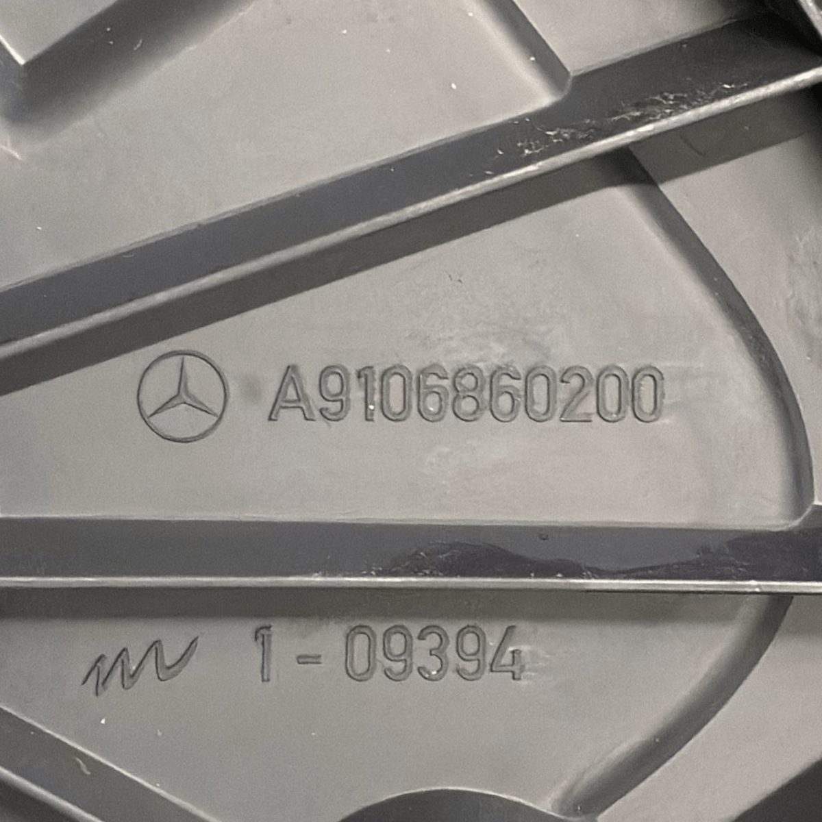 Rivestimento battitacco anteriore destro mercedes sprinter w910 cod : A9106860200 (2018 - >) - F&P CRASH SRL - Ricambi Usati