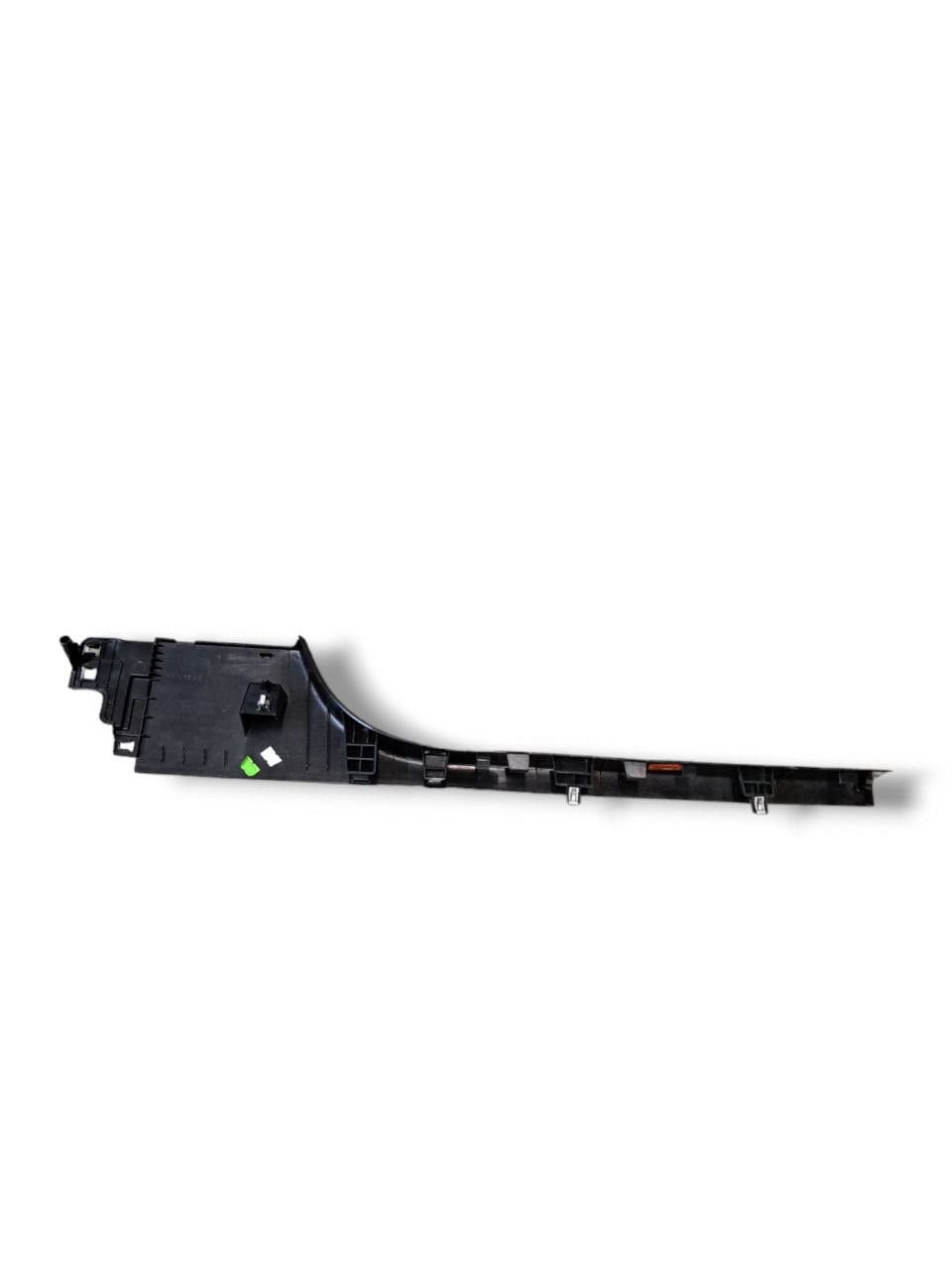 Left front door sill cover (sx) Renault Clio V (2019>) COD:769517586R - F&P CRASH SRLS - Used Parts