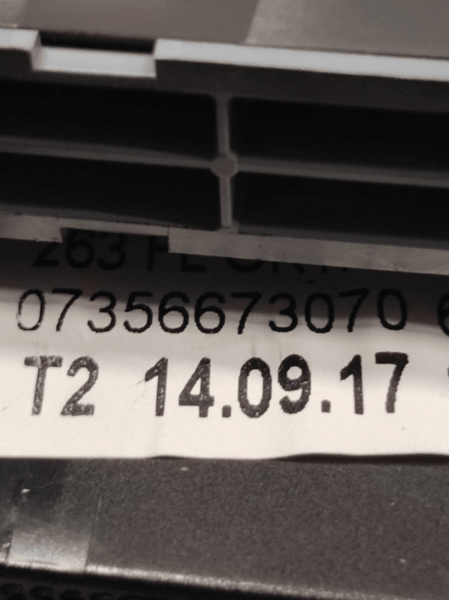 Central console cover fiat doblo ii series code: 07356673070 (2009 - 2022) - F&P CRASH SRL - Used Parts