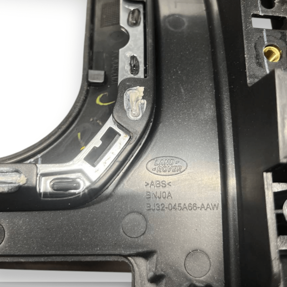 Rivestimento Console Centrale Land Rover Evoque L538 (2011 al 2018) cod: BJ32 - 045A66 - AAW - F&P CRASH SRLS - Ricambi Usati